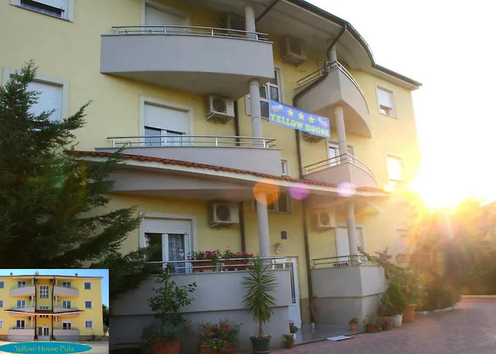 Yellow House Pula