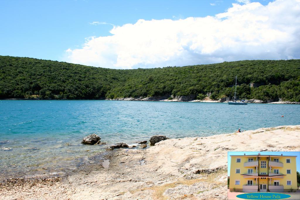 Yellow House Pula