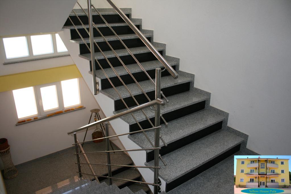 Yellow House Apartment