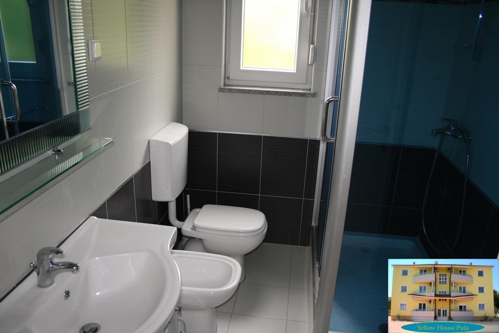 Yellow House Apartment Pula